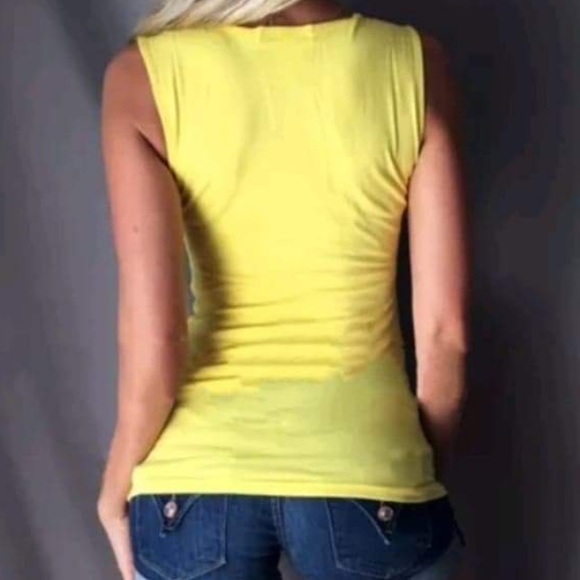 Plus Size Yellow Low Cut lace Sleeveless Top - Picture 2 of 2
